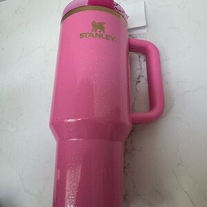 Stanley Wicked Quencher H2.0 Tumbler - Glinda Pink 40oz